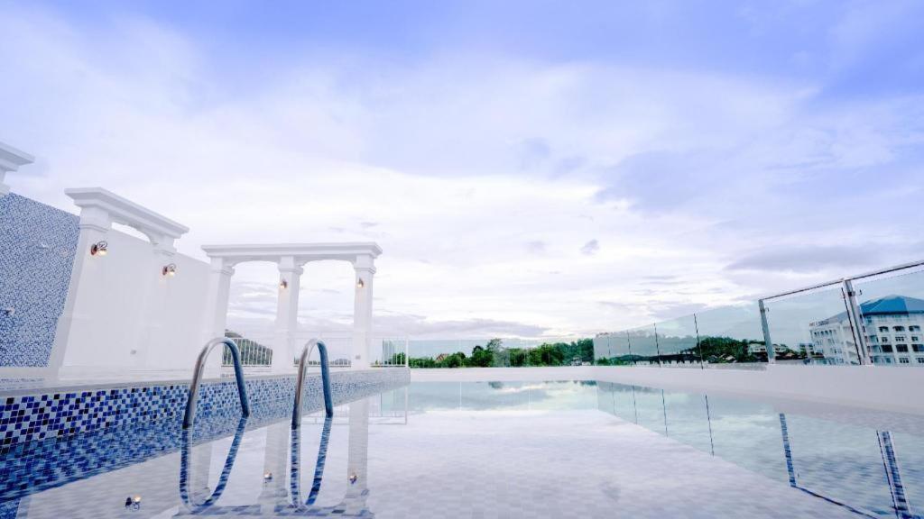 B2 Phuket Premier Hotel Patong Esterno foto