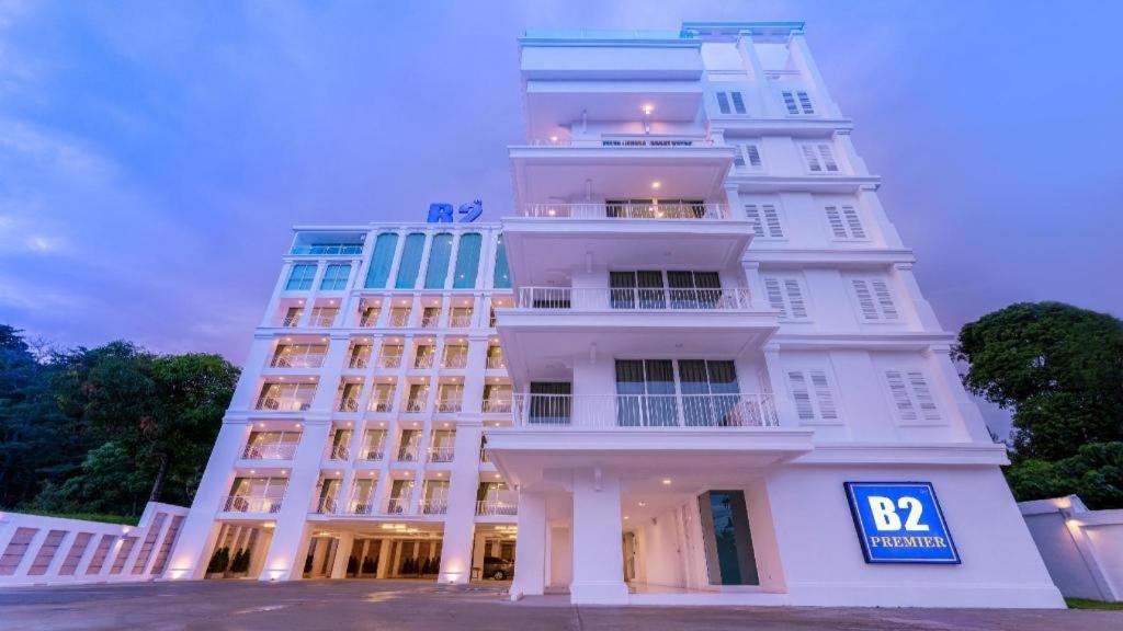 B2 Phuket Premier Hotel Patong Esterno foto
